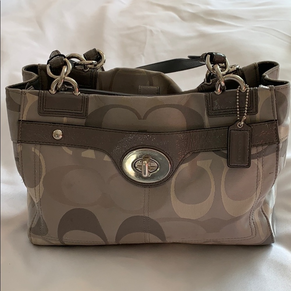 🌈💕🌈🌸 COACH BRAND Lovely Gray/White Womens Bag